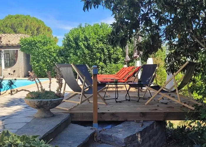 Hotel Le Domaine Du Soulier Tilleul Tornac